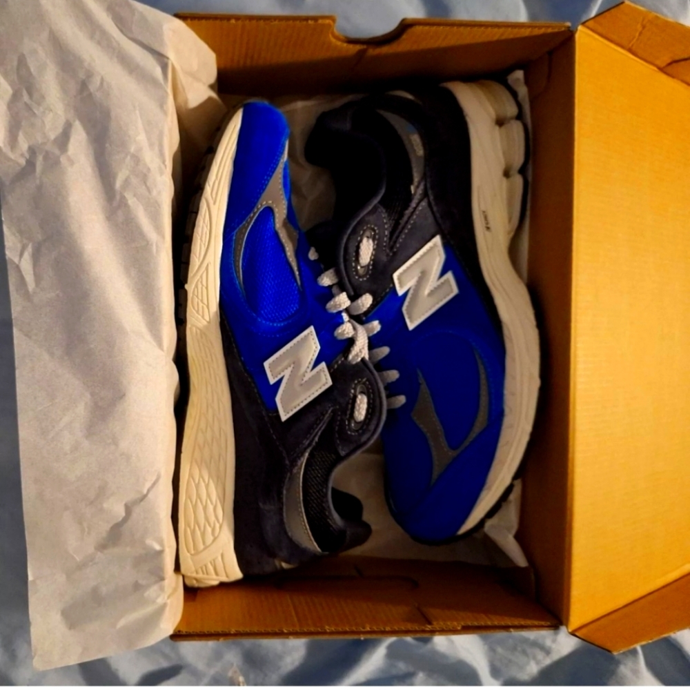 New balance 2002r